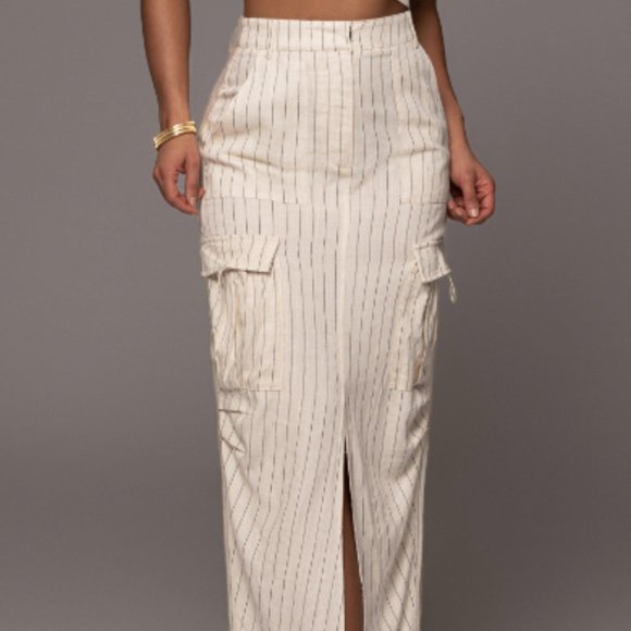 BUTTERCREAM CLEAN LINES CARGO SKIRT - Picture 1 of 2